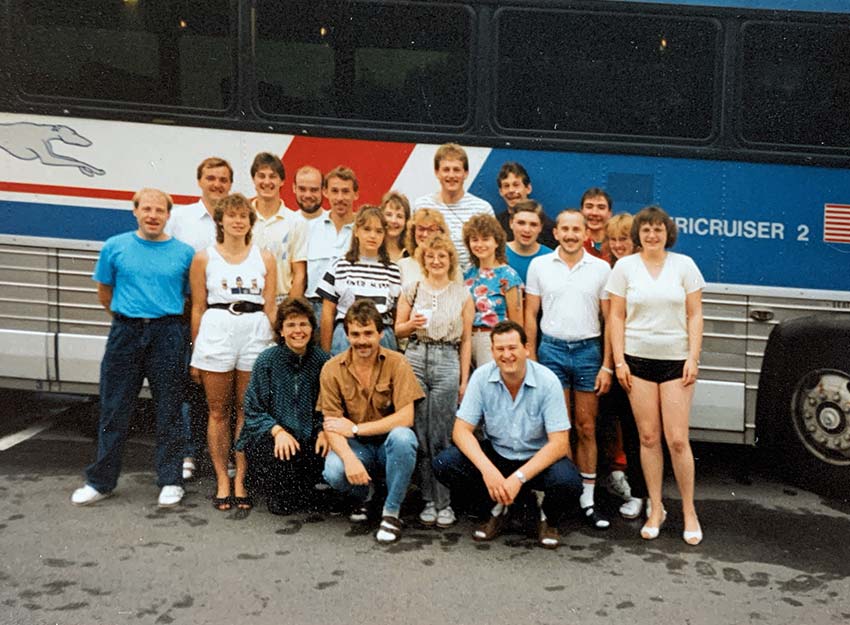 Rhoenklub-Zweigverein-Rother-Kuppe_Website-Trachtentanzgruppe_1989-USA1